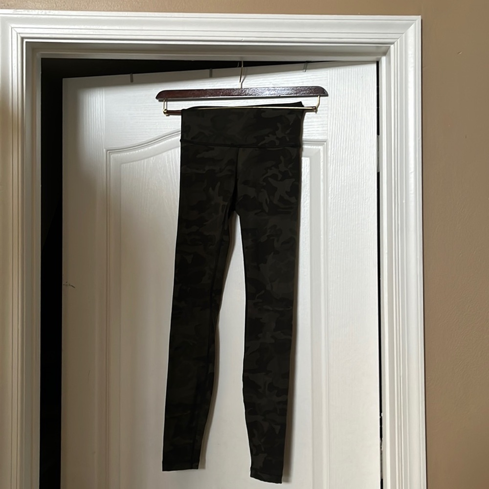 size 4 camo lululemon leggings align. perfect condition